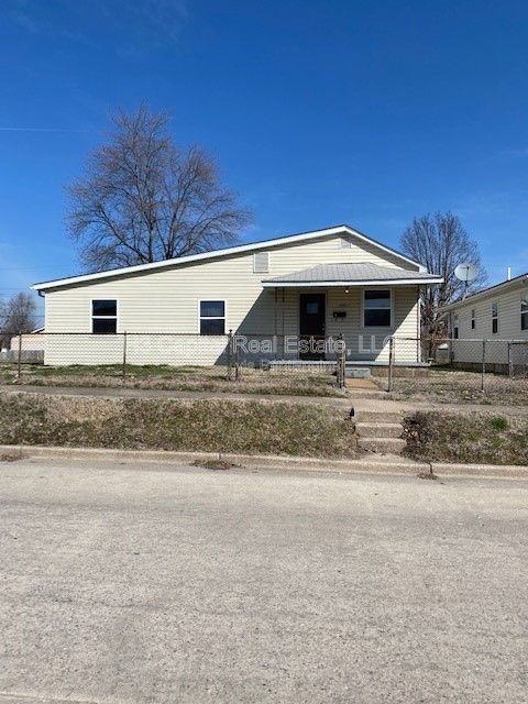 property at 2011 Harris