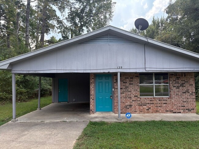 139 Hazelwood St in Mansfield, LA - Building Photo - Building Photo