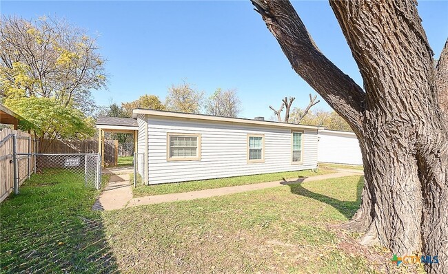 919 Southside Dr in Killeen, TX - Foto de edificio - Building Photo