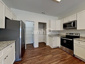 1630 Brownairs Ln in Raleigh, NC - Foto de edificio - Building Photo