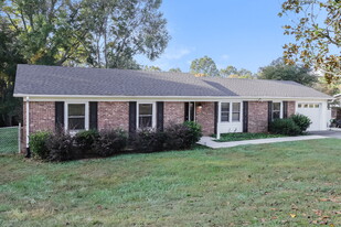 5874 Millstone Ln in Pfafftown, NC - Building Photo