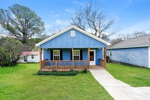 3217 6th Ave N in Pell City, AL - Building Photo