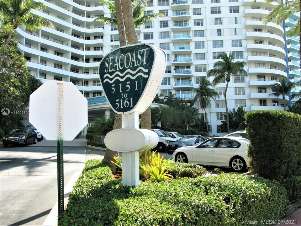 5151 Collins Ave-Unit -421 in Miami, FL - Building Photo