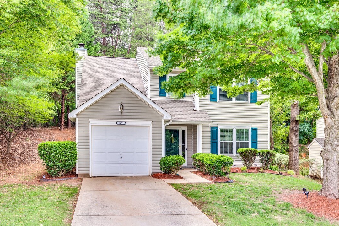 1431 Swaying Branch Ln in Clover, SC - Building Photo