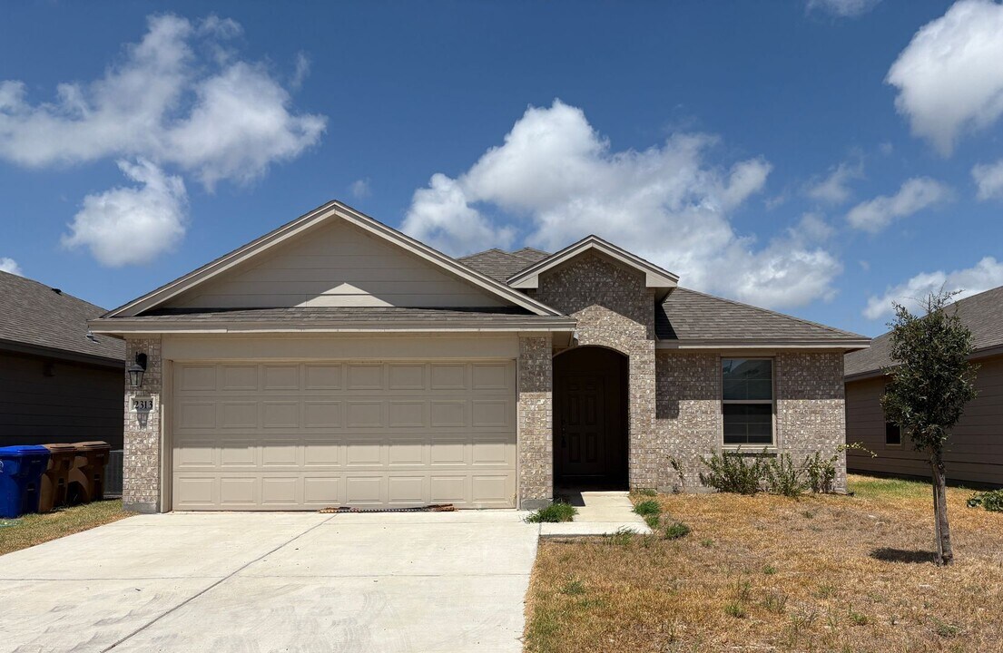 2313 Restful Ln in Corpus Christi, TX - Foto de edificio