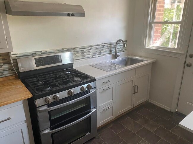2521 Benning Rd NE in Washington, DC - Building Photo - Building Photo