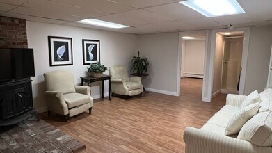 102 Hillside Rd, Unit B in North Andover, MA - Foto de edificio - Building Photo