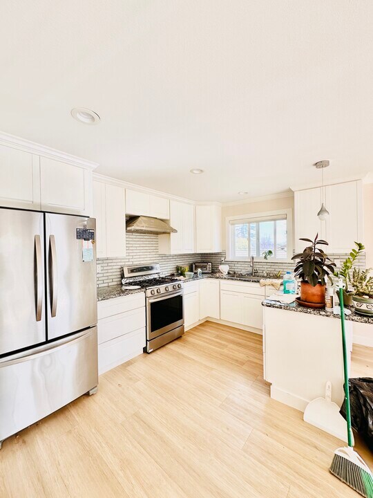 3610 Reposo Way in Belmont, CA - Building Photo
