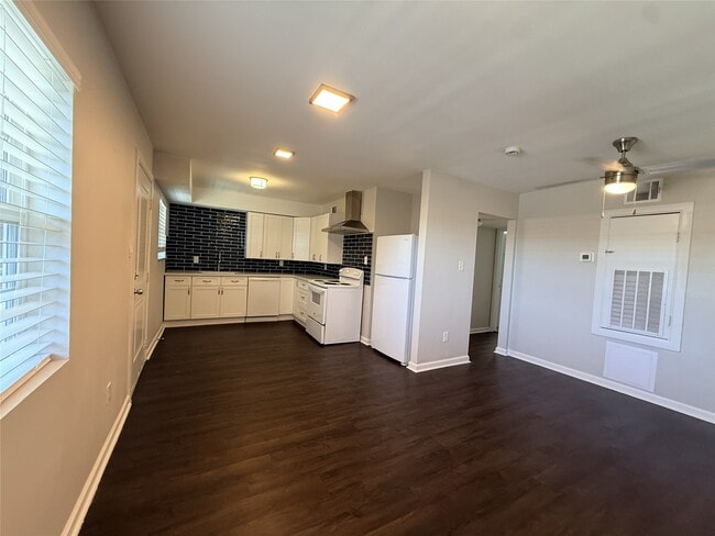 property at 1824 Thonig Rd