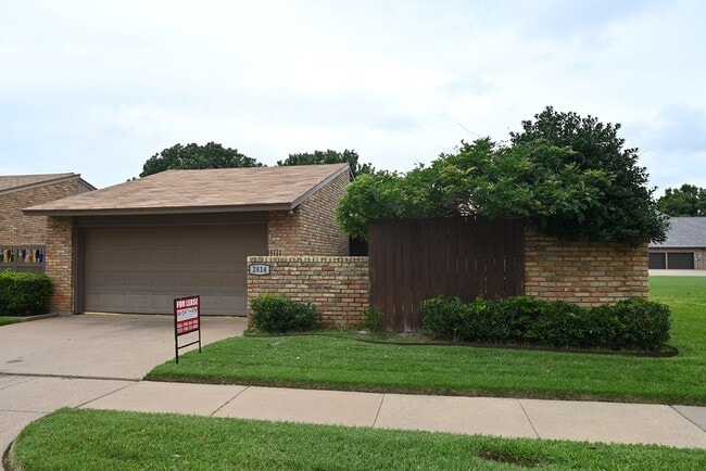 property at 2814 Mill Valley Dr