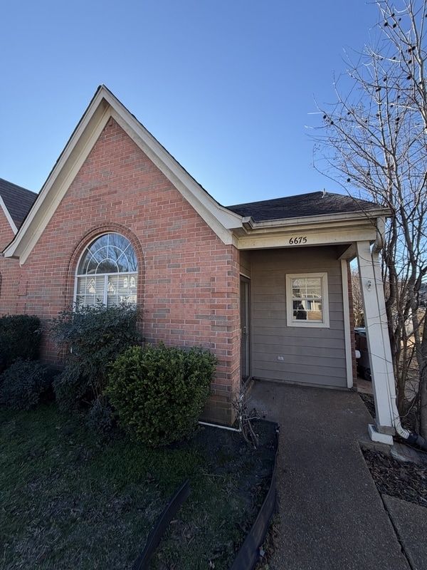 6675 Whitten Pine Dr