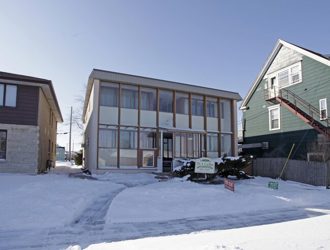 3445 E Plankinton Ave in Cudahy, WI - Foto de edificio - Building Photo