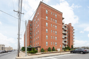 Seaview Terrace Co-Op in Long Beach, NY - Building Photo - Building Photo