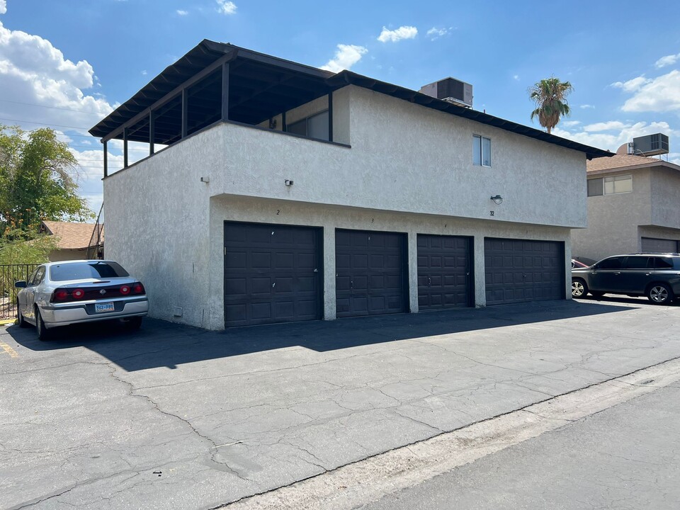 2916 Karen Ave in Las Vegas, NV - Building Photo