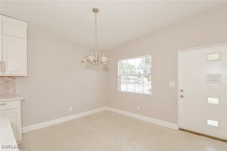 1642 Banyan Dr in Venice, FL - Building Photo - Building Photo