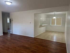 5136 1/4 Clara St in Cudahy, CA - Building Photo - Building Photo