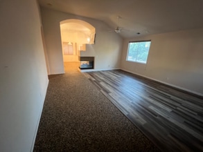 7563 N Carnegie Ave in Fresno, CA - Building Photo - Building Photo