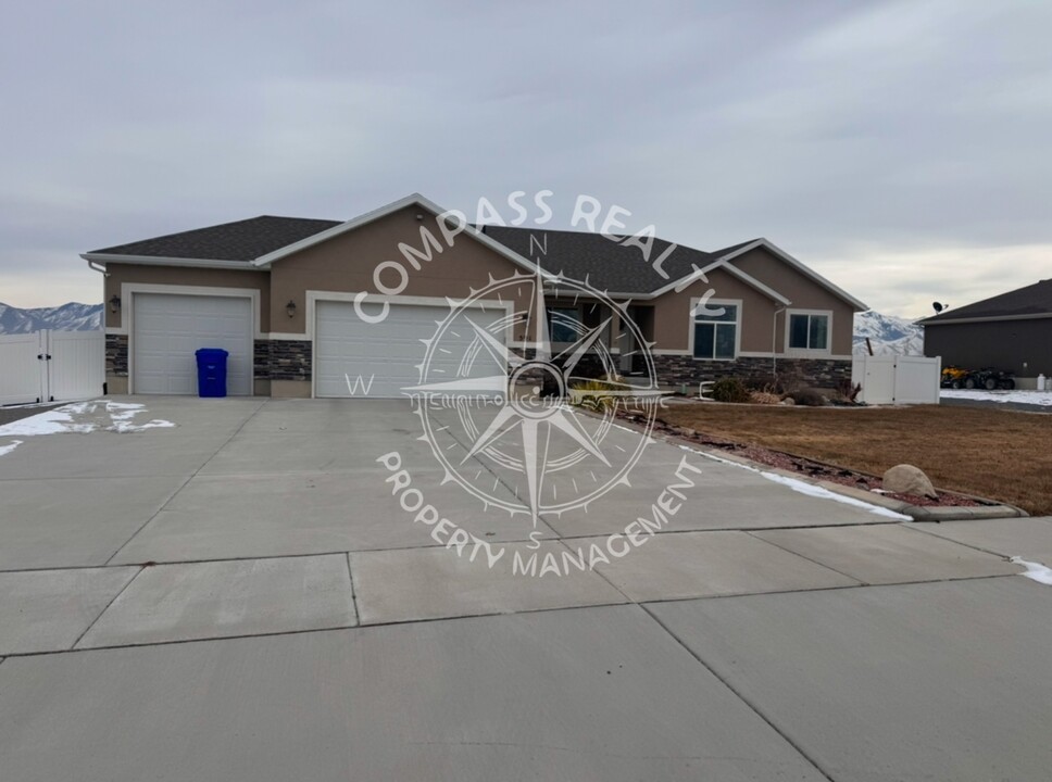 591 Gold Dust Rd in Grantsville, UT - Building Photo