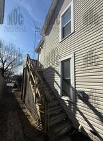 136 E Allen St in Lancaster, OH - Building Photo