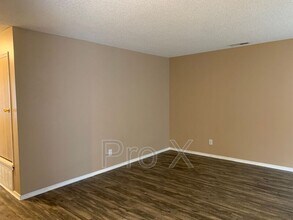 1001 S St Louis Ave in Joplin, MO - Building Photo - Building Photo