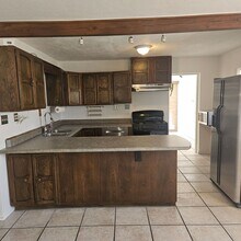 1012 S 8th Ave in Yuma, AZ - Foto de edificio - Building Photo