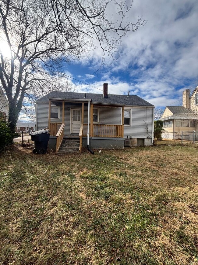 1605 Rugby Blvd NW in Roanoke, VA - Building Photo - Building Photo