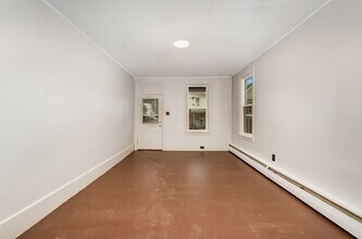 324 Armstrong St, Unit A in Halifax, PA - Foto de edificio - Building Photo