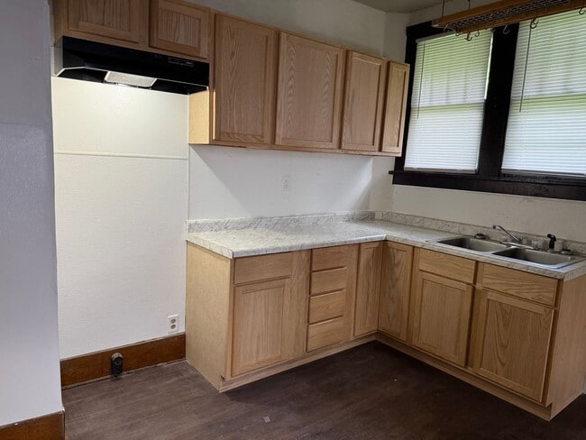 2010 N 9th St in Springfield, IL - Building Photo - Building Photo