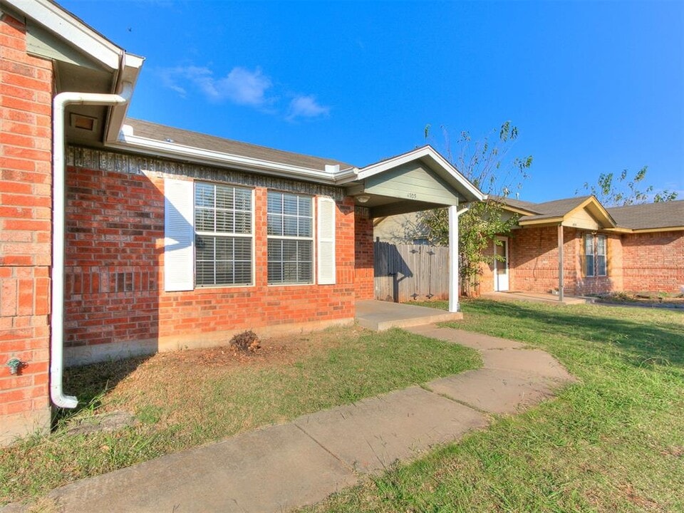 4705 Tinker Rd in Oklahoma City, OK - Building Photo