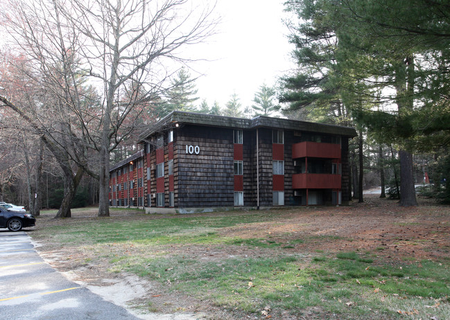 Woodhaven Park Apartments in Willington, CT - Building Photo - Building Photo