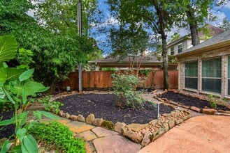 807 Herdsman Dr in Houston, TX - Building Photo - Building Photo