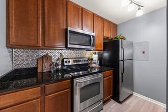 208 Glengarry Dr in Bloomingdale, IL - Foto de edificio - Building Photo