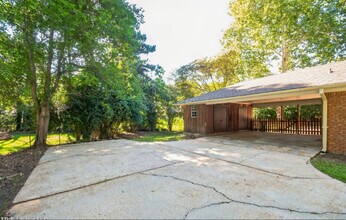 102 Friars Cove in Clinton, MS - Building Photo - Building Photo