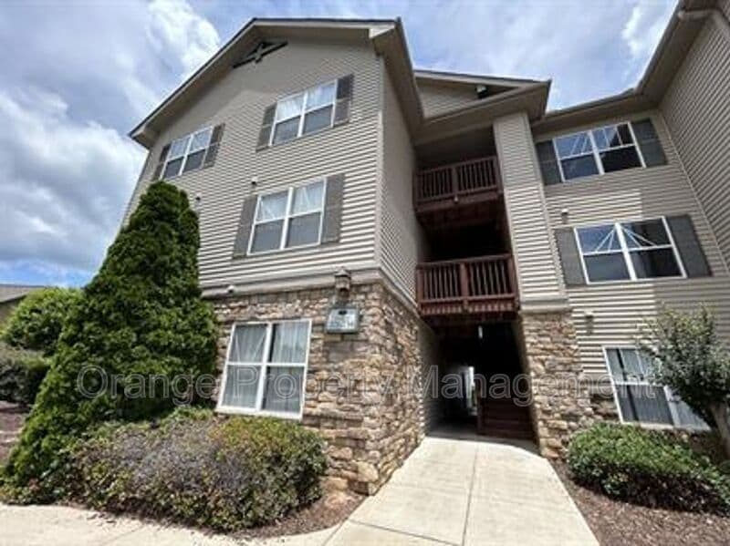 731 Harts Cove Way in Seneca, SC - Building Photo