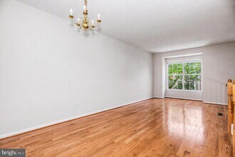 45527 Grand Central Sq in Sterling, VA - Building Photo - Building Photo