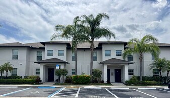 9093 Gervais Cir, Unit 1906- in Naples, FL - Building Photo