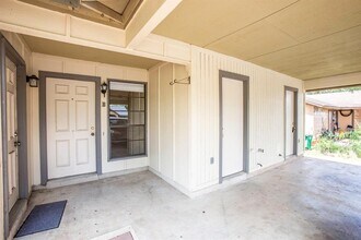 2409 Berkett Dr in Austin, TX - Foto de edificio - Building Photo