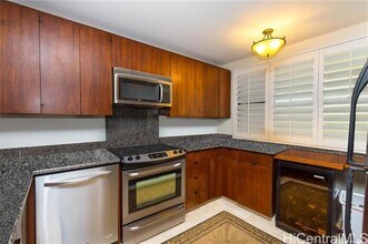 500 Lunalilo Home Rd in Honolulu, HI - Building Photo - Building Photo