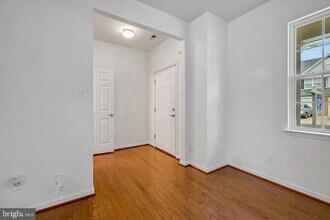 304 Wheatley Dr in Easton, MD - Building Photo - Building Photo