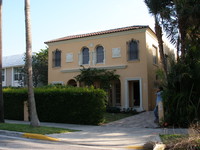 326 Chilean Ave in Palm Beach, FL - Foto de edificio - Building Photo