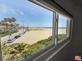 6615 Pacific Ave in Los Angeles, CA - Building Photo