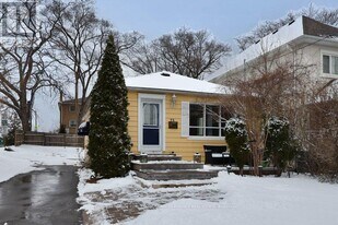 71 Mississauga Rd N in Mississauga, ON - Building Photo