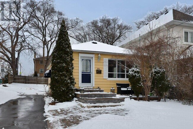 property at 71 Mississauga Rd N