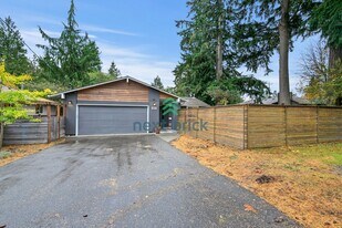 20010 Fremont Ave N in Shoreline, WA - Building Photo