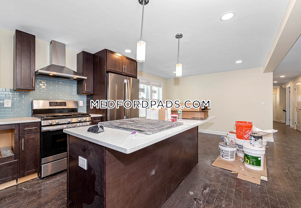 85 Fern Rd in Medford, MA - Building Photo