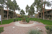 Pine Crest in Phoenix, AZ - Foto de edificio - Building Photo