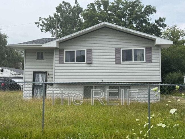 5520 Bermuda Ln in Flint, MI - Building Photo - Building Photo