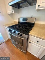 240 M St SW in Washington, DC - Building Photo