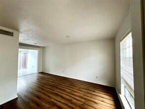 3008 Brockbank Ct in Dallas, TX - Building Photo - Building Photo