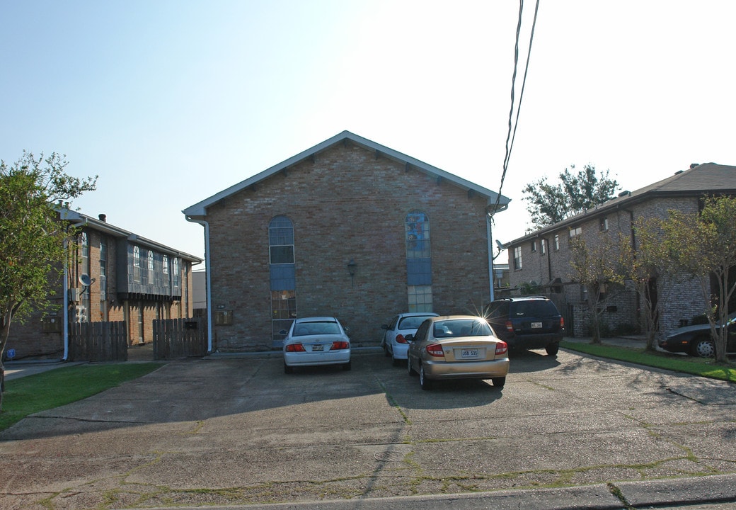 4413 Barnett St in Metairie, LA - Building Photo